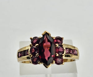 1311: Vintage: 9ct Gold Marquise Cut Garnet Pink Tourmalines Ring-