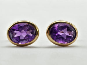 1332:Vintage: 9ct Gold Purple Amethyst Stud Earrings