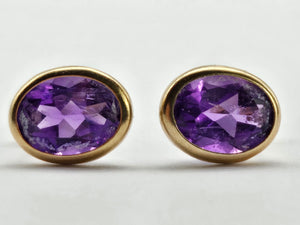 1332:Vintage: 9ct Gold Purple Amethyst Stud Earrings