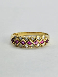 0954: Vintage: 18ct Gold 7 Rich Red Rubies 12 Diamonds Geometric Set Stacker/Dress Ring- exquisite