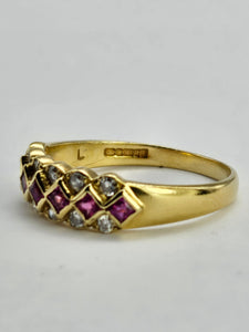 0954: Vintage: 18ct Gold 7 Rich Red Rubies 12 Diamonds Geometric Set Stacker/Dress Ring- exquisite