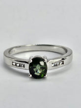 Load image into Gallery viewer, 1299: Vintage: 9ct White Gold Tsavorite (Green Garnet) Sapphires Dress Ring- crisp, clean, eye candy.
