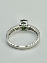 Load image into Gallery viewer, 1299: Vintage: 9ct White Gold Tsavorite (Green Garnet) Sapphires Dress Ring- crisp, clean, eye candy.
