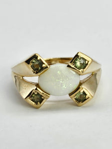 1301: Vintage: 9ct Gold Cabochon White Opal Peridot Cocktail Ring- Lovely symmetry