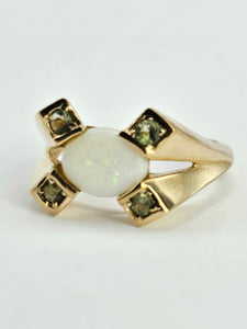 1301: Vintage: 9ct Gold Cabochon White Opal Peridot Cocktail Ring- Lovely symmetry