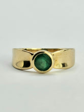 Load image into Gallery viewer, 1303: Vintage: 9ct Gold Round Cut Emerald Solitaire Ring- a beauty
