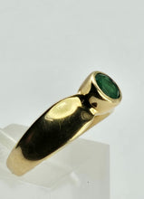 Load image into Gallery viewer, 1303: Vintage: 9ct Gold Round Cut Emerald Solitaire Ring- a beauty
