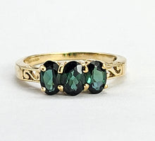 Load image into Gallery viewer, 1322: Vintage: Rare 9ct Gold Green Garnet Trilogy Ring lovely cut and colours
