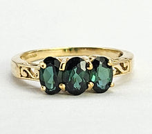 Load image into Gallery viewer, 1322: Vintage: Rare 9ct Gold Green Garnet Trilogy Ring lovely cut and colours
