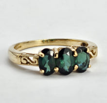 Load image into Gallery viewer, 1322: Vintage: Rare 9ct Gold Green Garnet Trilogy Ring lovely cut and colours
