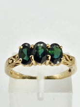 Load image into Gallery viewer, 1322: Vintage: Rare 9ct Gold Green Garnet Trilogy Ring lovely cut and colours
