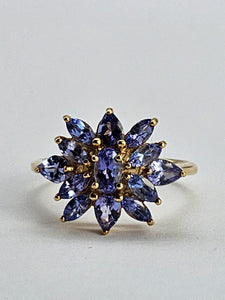 1065: Vintage: 9ct Gold Violet Blue Tanzanites Flower Cluster Ring