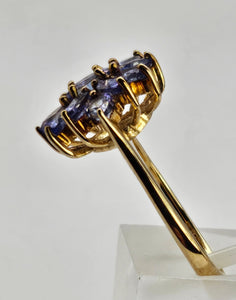 1065: Vintage: 9ct Gold Violet Blue Tanzanites Flower Cluster Ring
