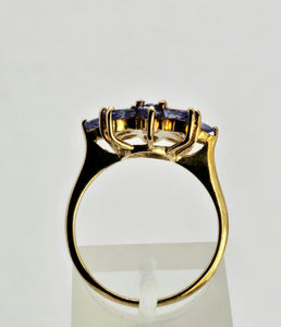 1065: Vintage: 9ct Gold Violet Blue Tanzanites Flower Cluster Ring