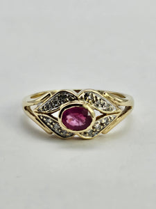 0740: Vintage: 9ct Gold Ruby 12 Diamonds Dress Ring -curvaceous, sparkling