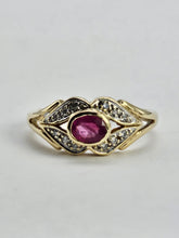 Cargar imagen en el visor de la galería, 0740: Vintage: 9ct Gold Ruby 12 Diamonds Dress Ring -curvaceous, sparkling

