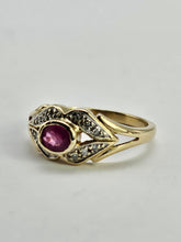 Cargar imagen en el visor de la galería, 0740: Vintage: 9ct Gold Ruby 12 Diamonds Dress Ring -curvaceous, sparkling
