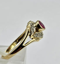 Cargar imagen en el visor de la galería, 0740: Vintage: 9ct Gold Ruby 12 Diamonds Dress Ring -curvaceous, sparkling
