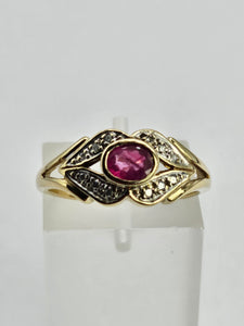 0740: Vintage: 9ct Gold Ruby 12 Diamonds Dress Ring -curvaceous, sparkling