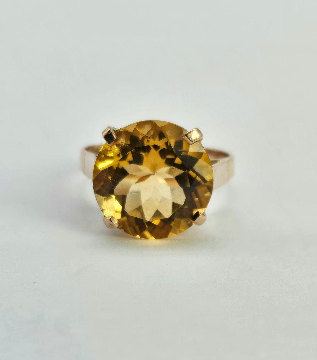 0867: Vintage: Egyptian 9ct Gold Round Cut Yellow Citrine Ring- rare beauty