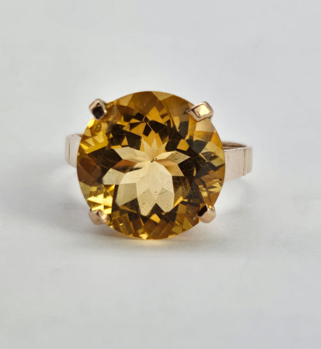 6318: Vintage: Egyptian 9ct Gold Round Cut Yellow Citrine Ring- rare beauty
