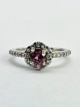 Cargar imagen en el visor de la galería, 1004: Vintage 18ct White Gold Pink Rhodolite Garnet Diamonds Ring- elegant, exquisite, eye candy

