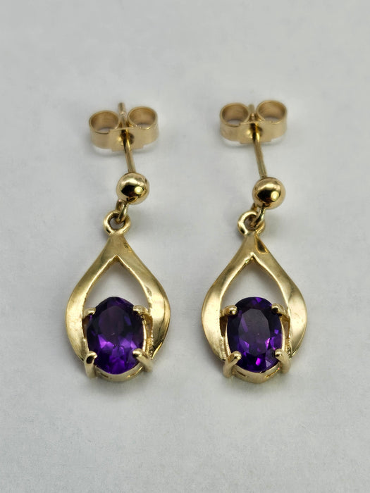 0746: Vintage: Elegant Earrings; 9ct Gold Amethyst Drop Studs