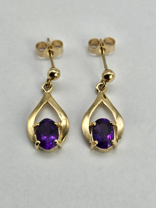 0746: Vintage: Elegant Earrings; 9ct Gold Amethyst Drop Studs