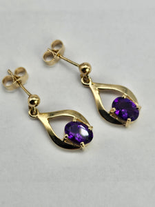 0746: Vintage: Elegant Earrings; 9ct Gold Amethyst Drop Studs