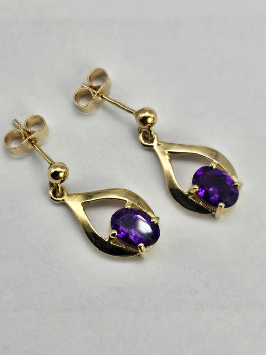 0746: Vintage: Elegant Earrings; 9ct Gold Amethyst Drop Studs