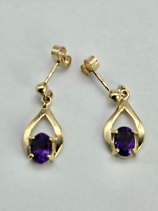 0746: Vintage: Elegant Earrings; 9ct Gold Amethyst Drop Studs