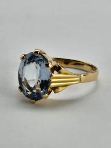 0931: Vintage: 18ct Gold Blue Aquamarine Solitaire Ring- LUSH!