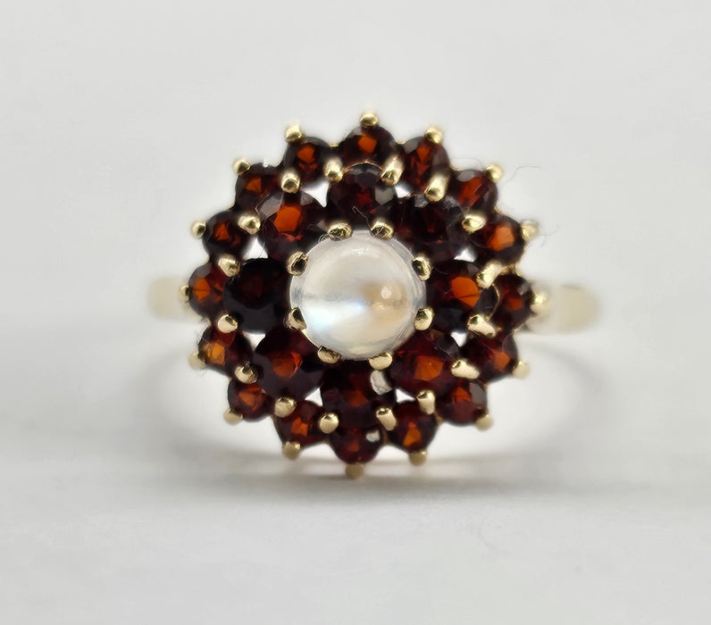 Vintage: Rare: 9ct Gold Moonstone & 24 Garnet Cluster Ring — From 1974