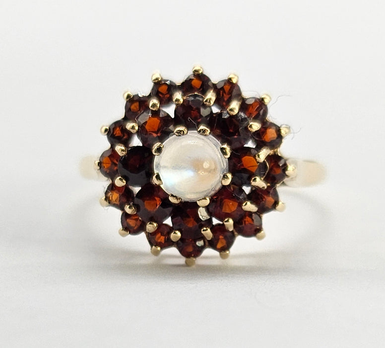 Vintage: Rare: 9ct Gold Moonstone & 24 Garnet Cluster Ring — From 1974