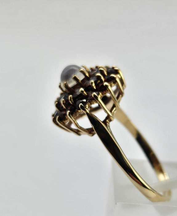 Vintage: Rare: 9ct Gold Moonstone & 24 Garnet Cluster Ring — From 1974