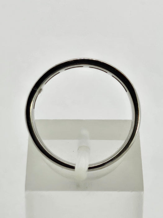 1059: Vintage: 18ct White Gold Diamonds Stacker/Dress Ring- crisp, clean , eye candy