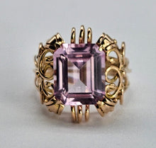 Cargar imagen en el visor de la galería, 0778: Vintage: 14ct Gold Large Emerald Cut Pink Sapphire Cocktail Ring- Pink statement,
