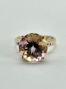 0866: Vintage: Exquisite 9ct Gold Round Cut Ametrine Diamonds Cocktail Ring