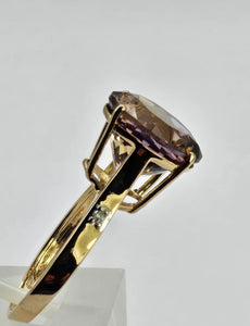0866: Vintage: Exquisite 9ct Gold Round Cut Ametrine Diamonds Cocktail Ring