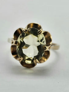 0979: Vintage: 9ct Gold Yellow Citrine Solitaire Ring- mature hues, lovely colours