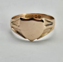 Load image into Gallery viewer, 1276:Vintage: 9ct Gold Shield Signet Ring- Date-Mark 1967 - almost 60 years
