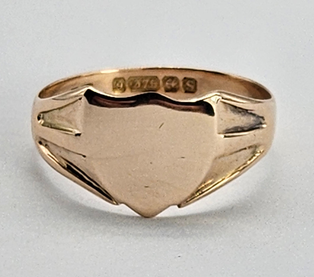 6339 Vintage: 9ct Gold Shield Signet Ring- From 1967