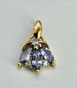 0891: Vintage: 9ct Gold Tanzanites Diamonds Pendant-&nbsp; petite eye- catcher
