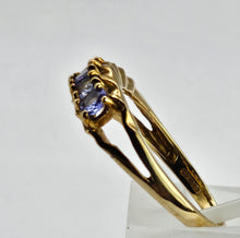 Load image into Gallery viewer, 1033: Vintage; 9ct Gold Blue Tanzanites 5 Stone Ring- simple beauty
