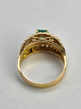 Cargar imagen en el visor de la galería, 1069: Vintage: 18ct Gold Emerald Diamonds Cocktail Ring- Statement piece
