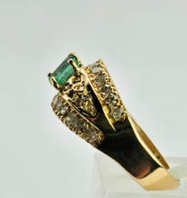 Cargar imagen en el visor de la galería, 1069: Vintage: 18ct Gold Emerald Diamonds Cocktail Ring- Statement piece
