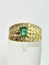 Cargar imagen en el visor de la galería, 1069: Vintage: 18ct Gold Emerald Diamonds Cocktail Ring- Statement piece

