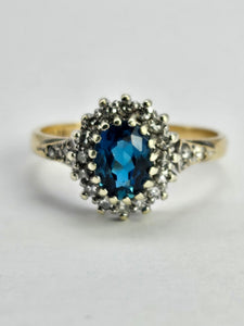 1248: Vintage: 9ct Gold London Blue Topaz Diamonds Daisy Ring- petite, sparkling