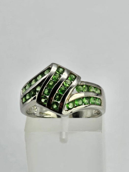 1250: Vintage: 9ct White Gold 28 Emeralds Cocktail Ring- eye candy