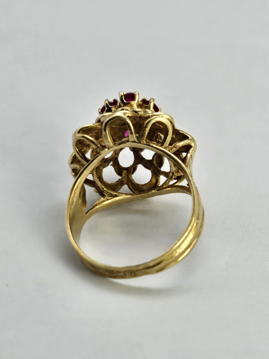 6703: Vintage: 14ct Yellow Gold Ruby Swirl Cocktail Ring
